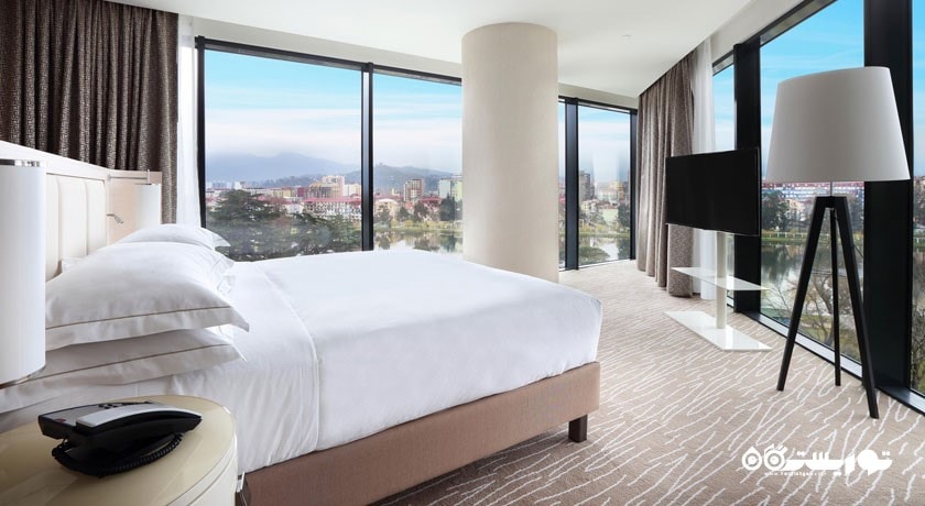 نمای تخت بزرگ سوئیت یک خوابه