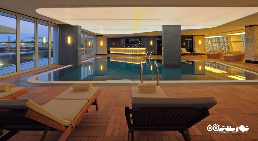 استخر سرپوشیده هتل رادیسون بلو
