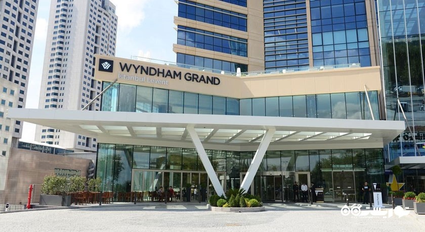 درب ورودی هتل ویندهام گراند لونت