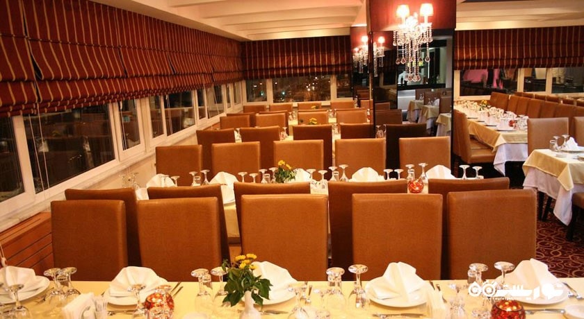 نمای رستوران بین المللی زوئی