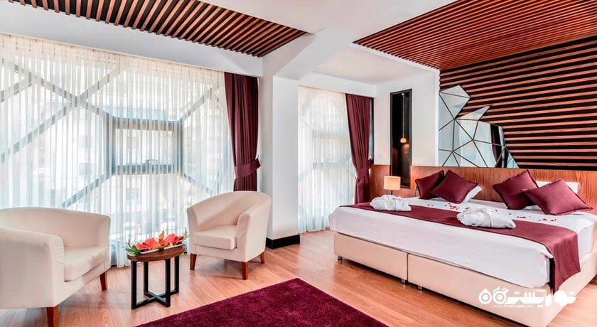 نمای تخت بزرگ اتاق دلوکس