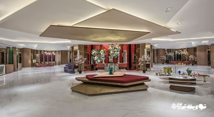 نمای لابی هتل دلفین بی ای گرند ریزورت