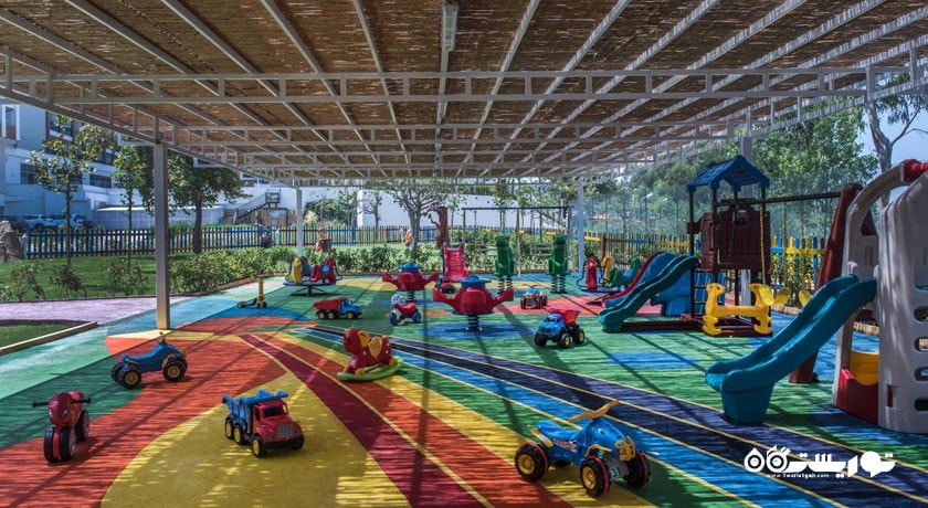 محوطه فضای باز کلاب کودکان