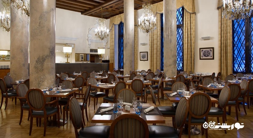رستوران جانوس هتل هیلتون لنینگراد اسکایا