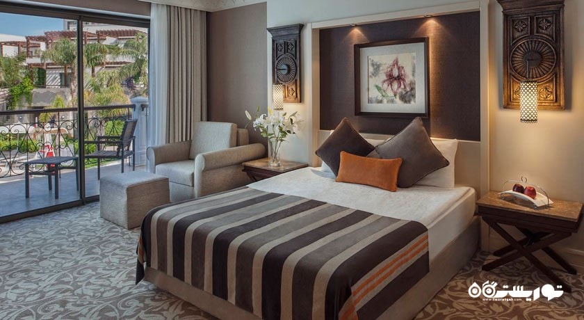 نمای تخت اتاق فمیلی لیک هاوس