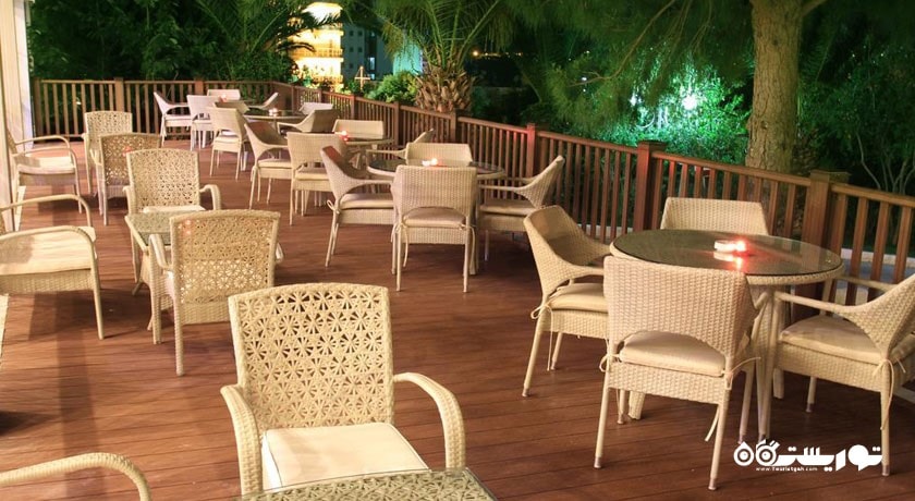 محوطه فضای باز رستوران هتل