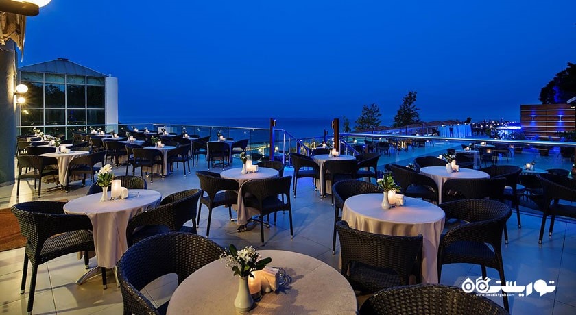 رستوران افسوس هتل پاین بی هالیدی ریزورت