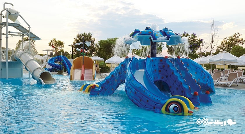 محوطه مخصوص بازی کودکان 