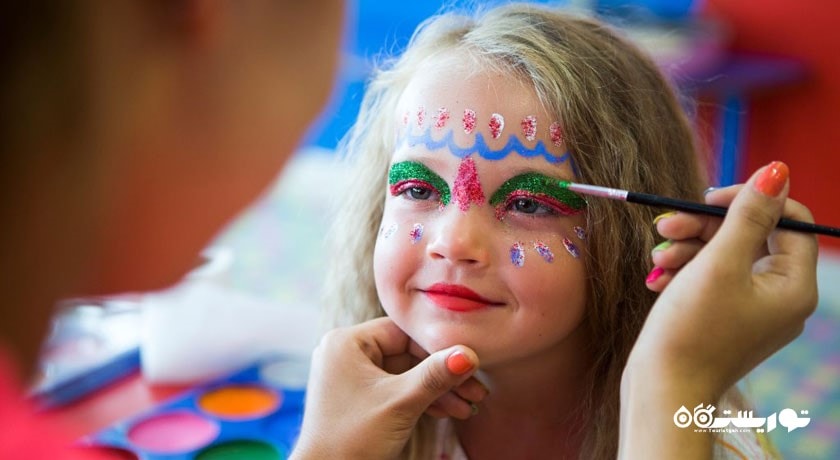 نقاشی روی صورت در کلاب کودکان