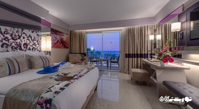 نمای تخت بزرگ اتاق دلوکس