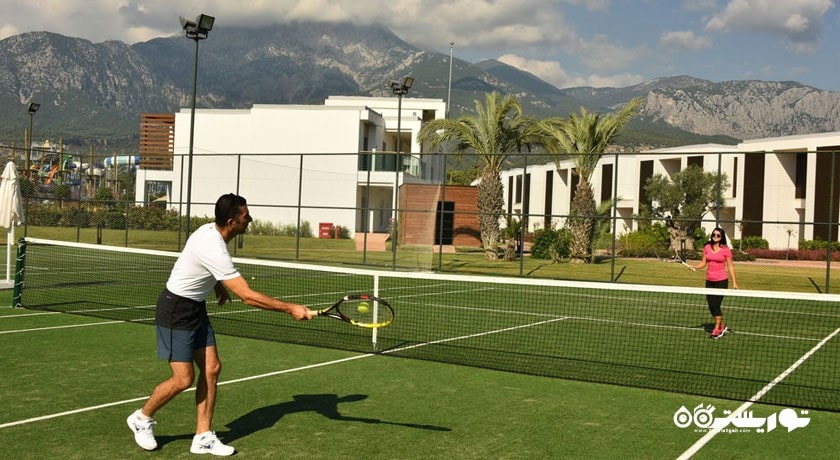نمای زمین تنیس اختصاصی هتل