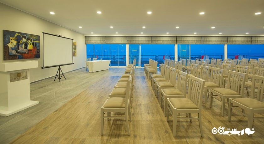 سالن برگزاری همایش و جلسات