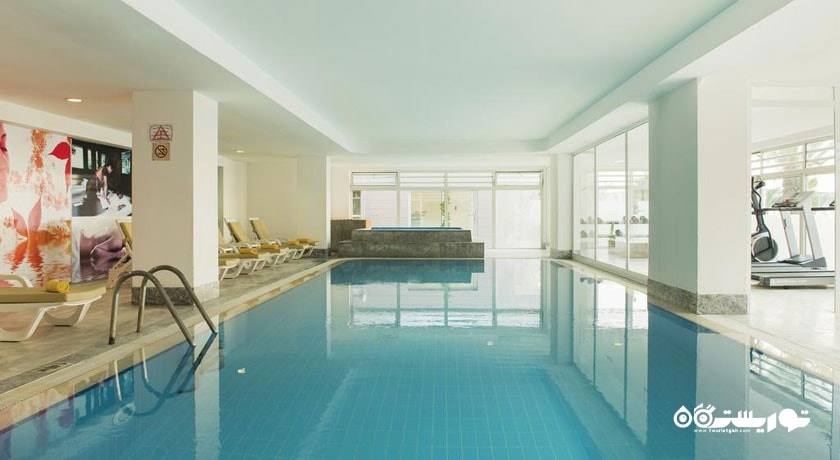استخر سرپوشیده مرکز اسپا
