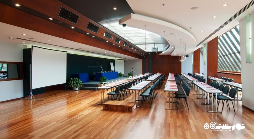 سالن برگزاری همایش و جلسات
