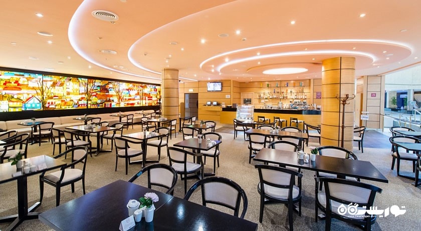 نمای کلی پلازا گاردن کافه