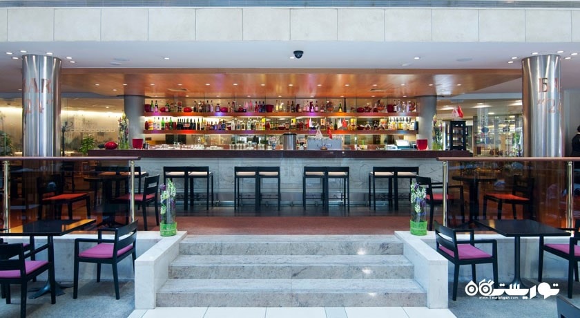 بار توئنتی فور هتل کرون پلازا ورلد ترید سنتر