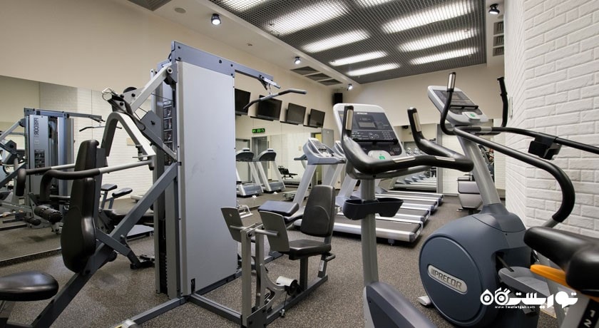 سالن ورزشی هتل کرون پلازا ورلد ترید سنتر