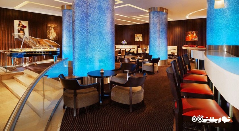 نمای کلی پیانو بار اند لابی
