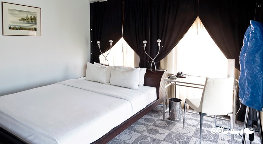 نمای تخت بزرگ اتاق بیزینس