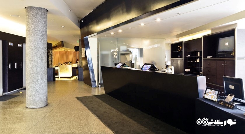 میز پذیرش هتل گلدن اپل بوتیک