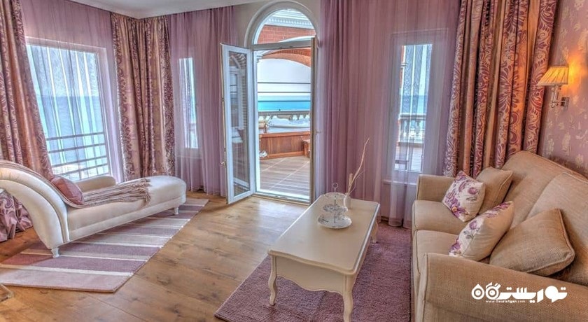 محوطه نشیمن سوئیت کوئین