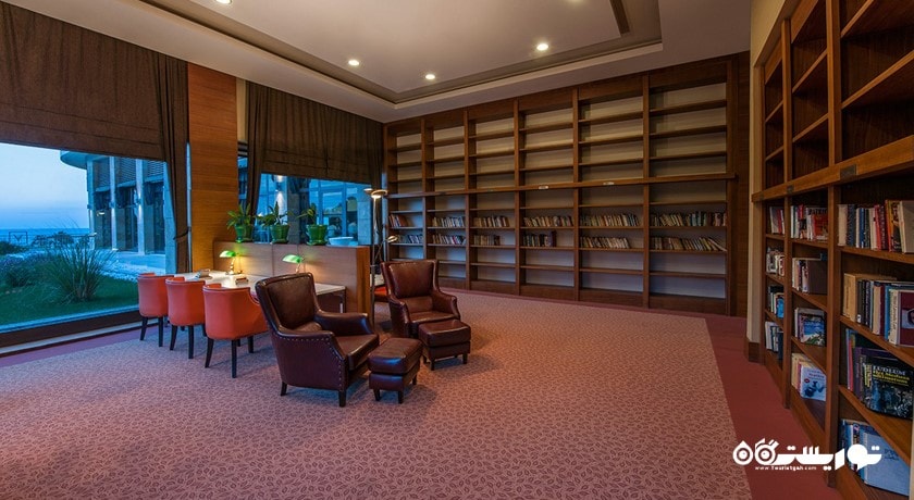 کتابخانه هتل وویج بلک گلف اند اسپا