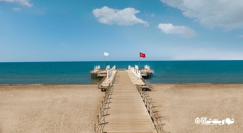 اسکله هتل وویج بلک گلف اند اسپا