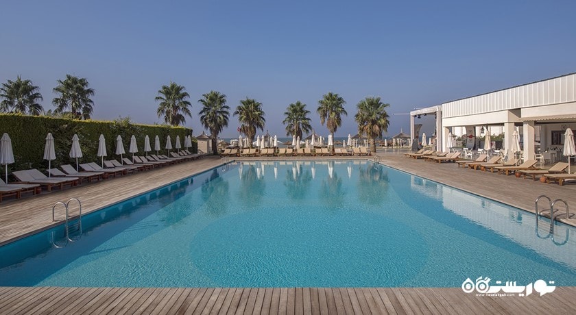 استخر روباز هتل وویج بلک گلف اند اسپا