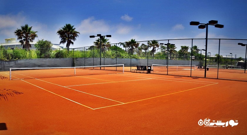 زمین تنیس اختصاصی هتل