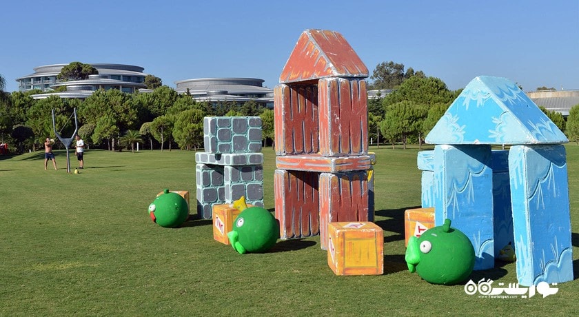 محوطه مخصوص بازی در فضای باز