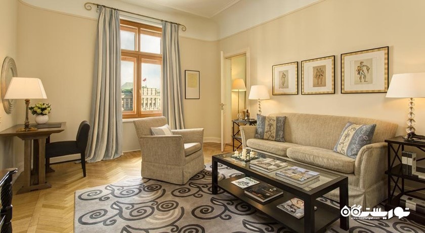 محوطه نشیمن سوئیت کلاسیک