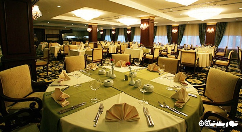 نمای رستوران اورهید