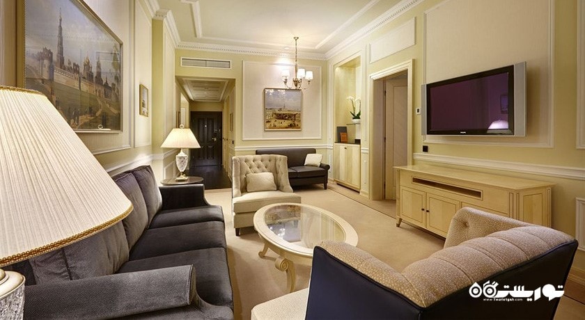 محوطه نشیمن سوئیت رد اسکوئر