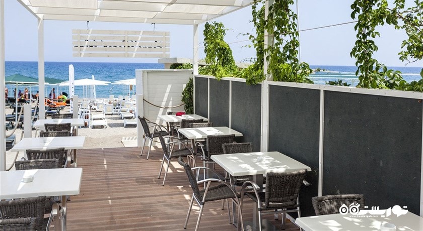 محوطه فضای باز بار ساحلی پییرل