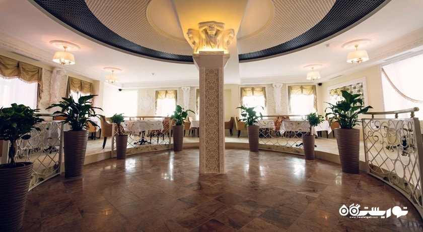 نمای کلی رستوران گریل اند واین