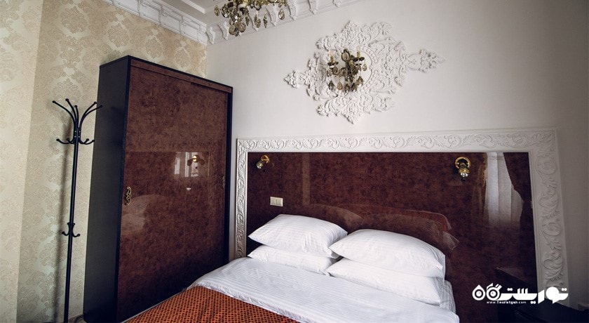 نمای تخت بزرگ اتاق باجت