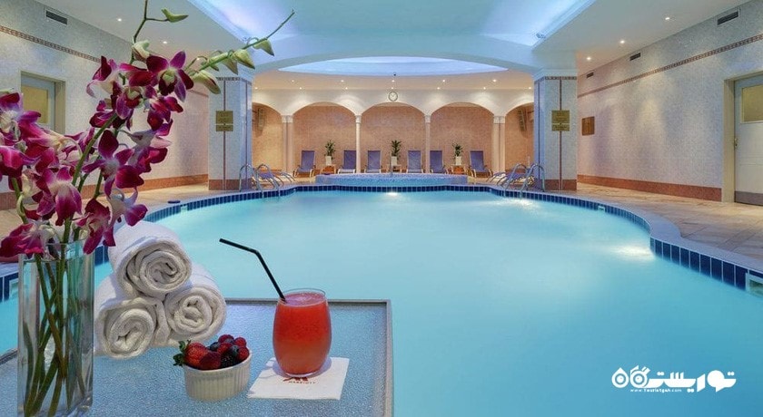 استخر سرپوشیده مرکز اسپا