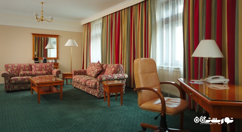 محوطه نشیمن سوئیت کرنر