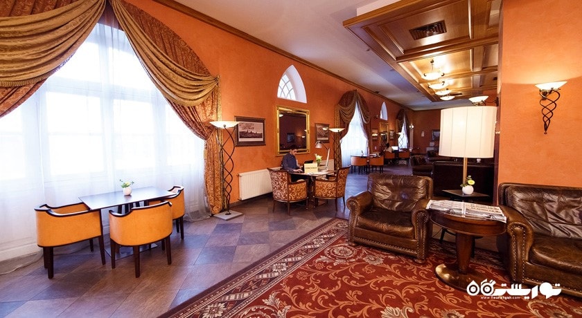 نمای لابی هتل پتروف پالاس