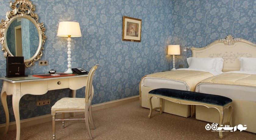 نمای تخت بزرگ اتاق دلوکس