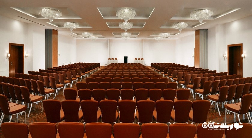 سالن برگزاری همایش و جلسات