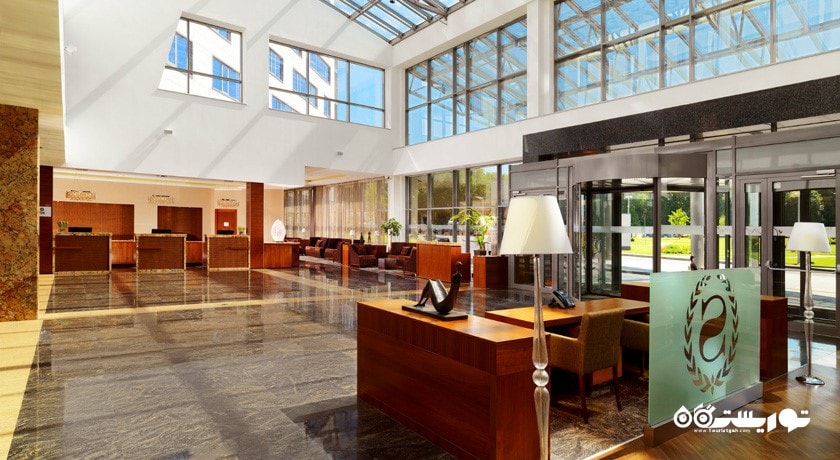 نمای لابی هتل شراتون شرمتیوو ایرپورت