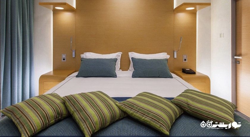 نمای تخت بزرگ اتاق دلوکس