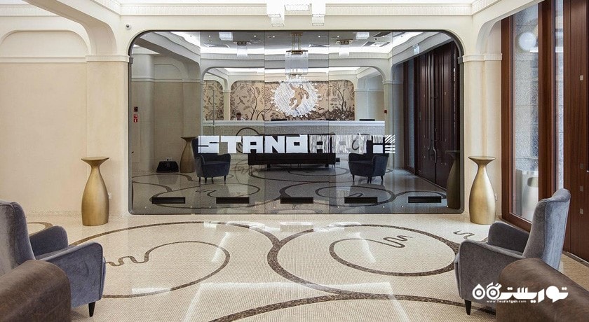 نمای لابی هتل استند آرت
