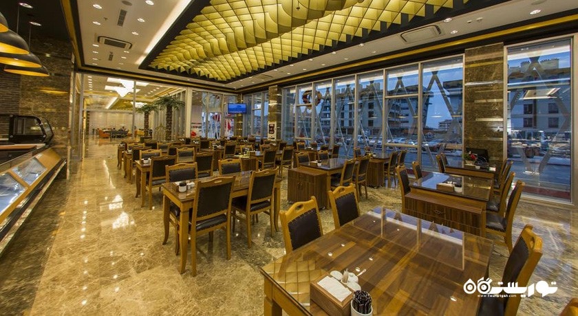 آدا رستوران هتل گردان گلد