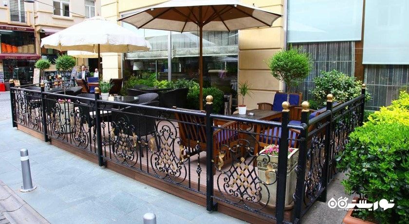 محوطه غذاخوری در فضای باز