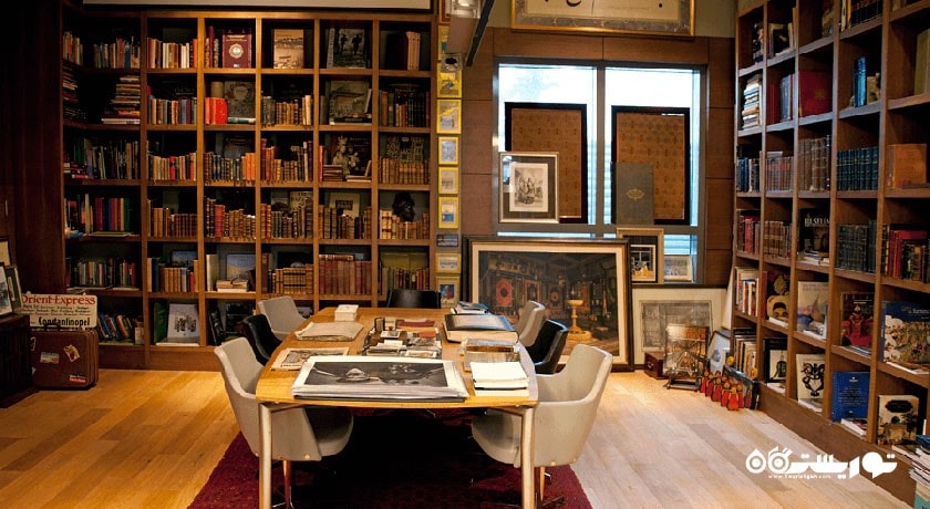 کتابخانه هتل پوینت بارباروس