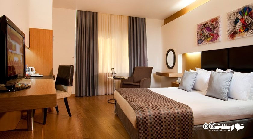 نمای تخت بزرگ اتاق دلوکس