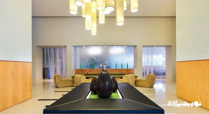 نمای لابی هتل آیبیس دیرا سیتی سنتر