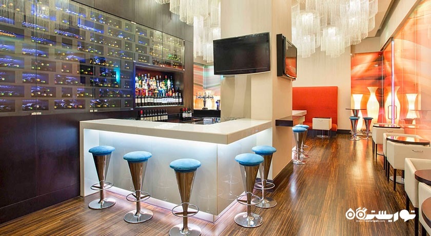 ازاز بار هتل آیبیس مال آوا امارات
